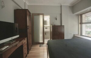 Bedroom in 1 BHK Apartment at Bandra West – for Rent