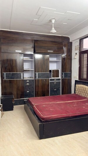 Bedroom in 2 BHK Apartment at Saket – for Rent