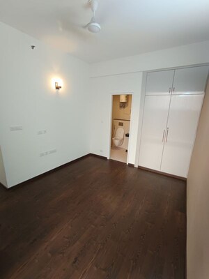 Room in 3 BHK Builder Floor at Sector 48 – for Rent