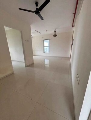 Room in 2 BHK Apartment at Borivali West – for Rent