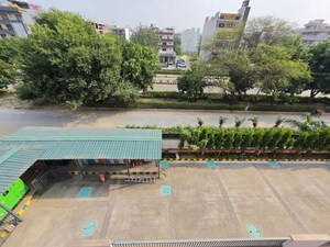 Swimming Pool in 3 BHK Builder Floor at Sector 57 – for Rent