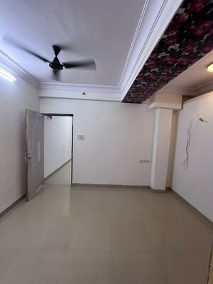 Room in 1 BHK Apartment at Bandra West – for Rent