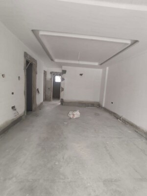 Room in 2 BHK Builder Floor at Paschim Vihar – for Sale