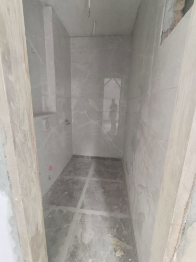 Bathroom, paschim vihar 2 Bedroom 100 Sq.Yd. Builder Floor In Paschim Vihar Delhi 10764045