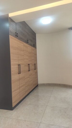 Room in 3 BHK Builder Floor at Jubilee Hills – for Rent