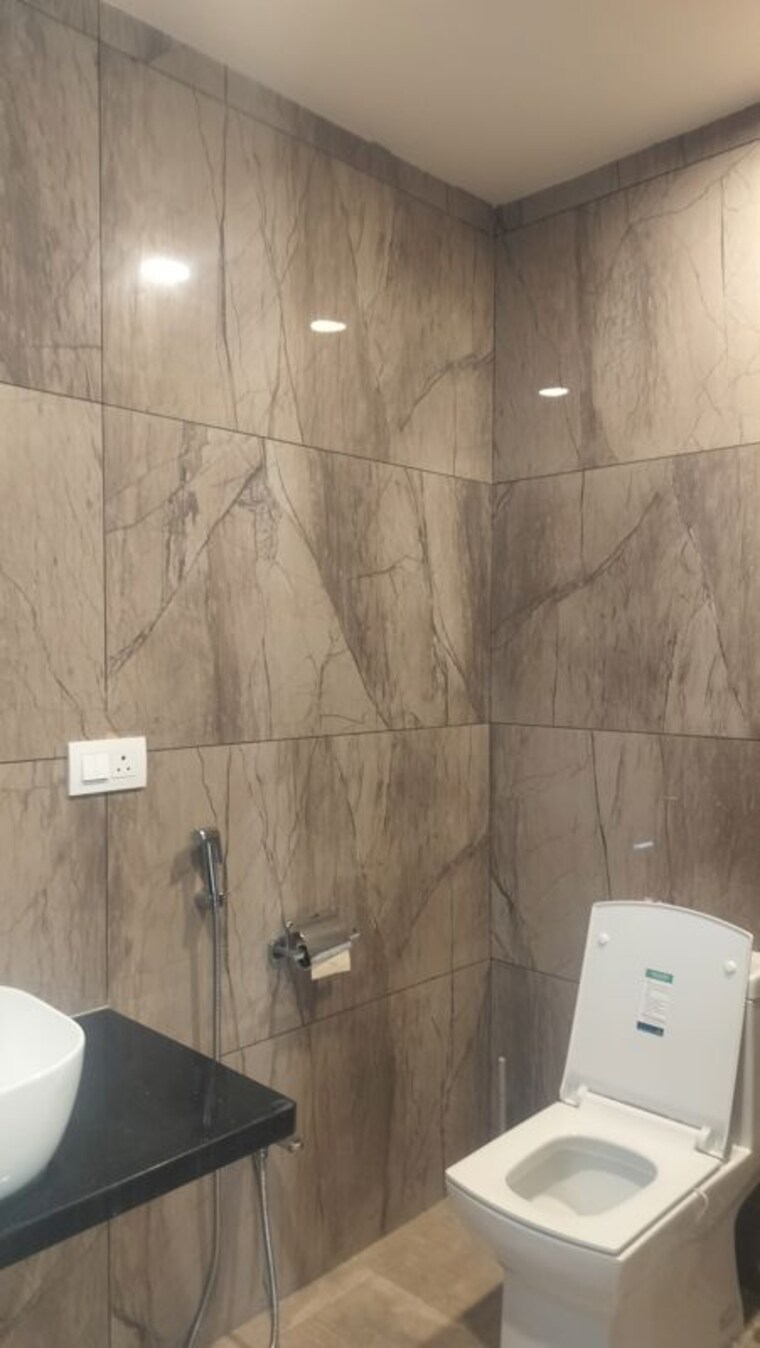 Bathroom, jubilee hills 3 Bedroom 3100 Sq.Ft. Builder Floor In Jubilee Hills Hyderabad 10764029