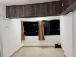 Room in 1 BHK Apartment at Lokpuram Complex, Vasant Vihar – for Rent