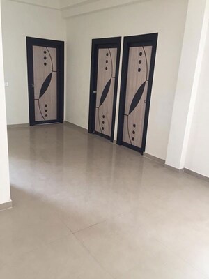 Room in 3 BHK Apartment at Mahagun Mywoods II, Sector 16c Greater Noida – for Rent