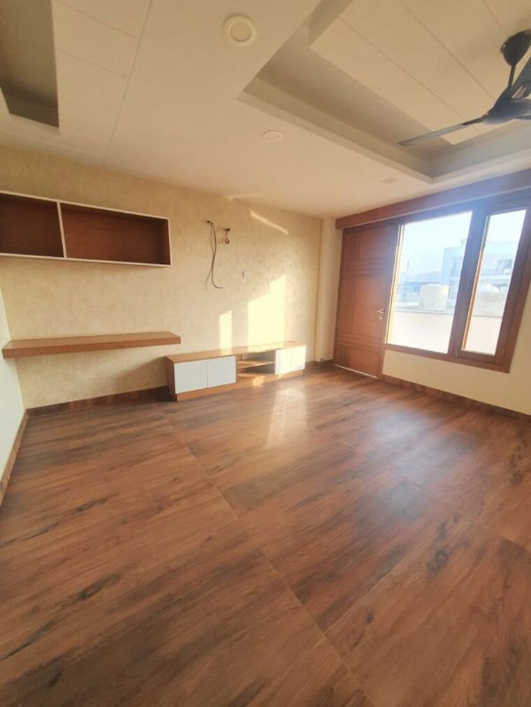 Room, sector 48 3 Bedroom 2250 Sq.Ft. Builder Floor In Sector 48 Gurgaon 10764091
