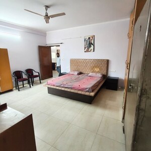 Bedroom in 2 BHK Builder Floor at Sector 52 – for Rent
