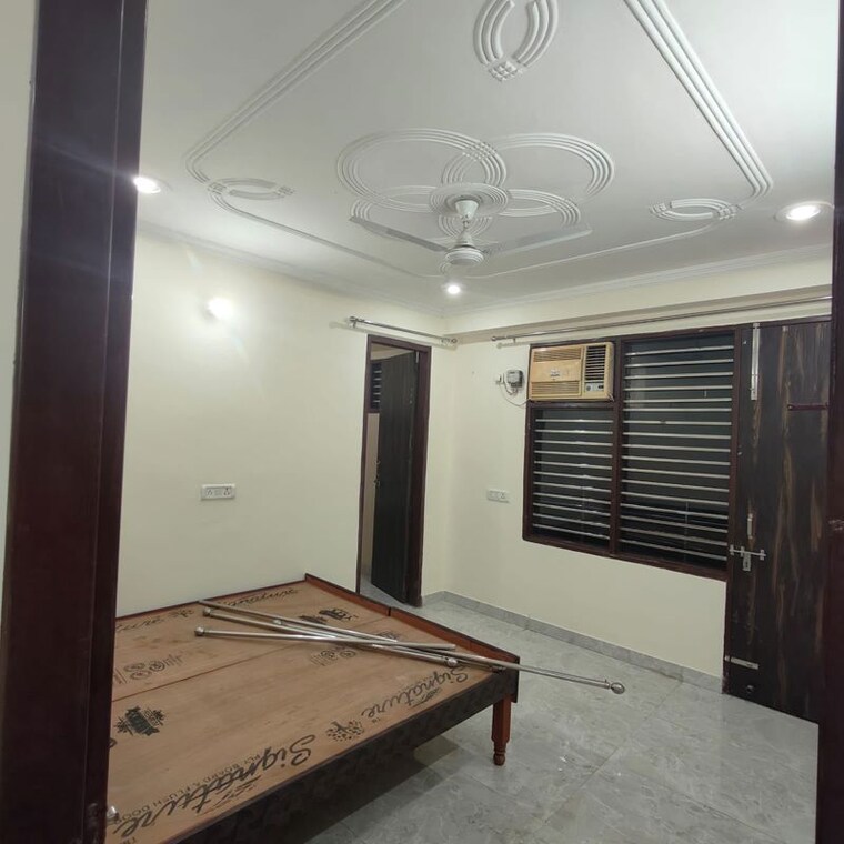 Room, sector 52 3 Bedroom 120 Sq.Yd. Builder Floor In Sector 52 Gurgaon 10764105