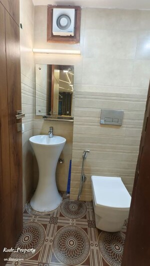 Bathroom in 1 RK Builder Floor at Lajpat Nagar – for Rent