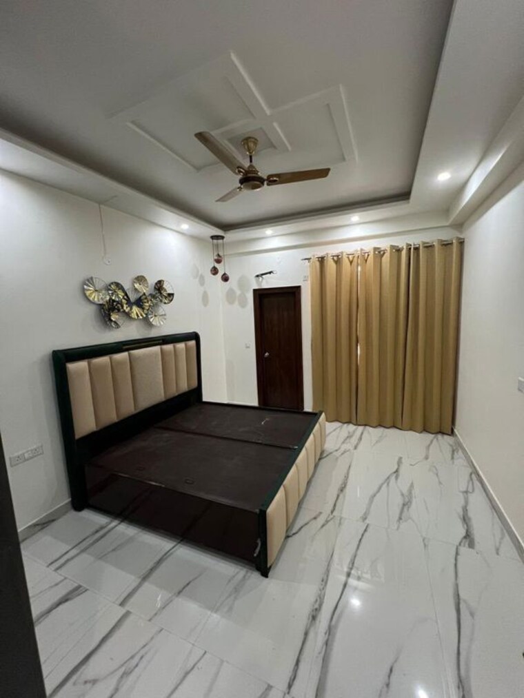 Bedroom, sector 52 3 Bedroom 120 Sq.Yd. Builder Floor In Sector 52 Gurgaon 10764131