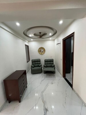 Building Lobby in 3 BHK Builder Floor at Sector 52 – for Rent