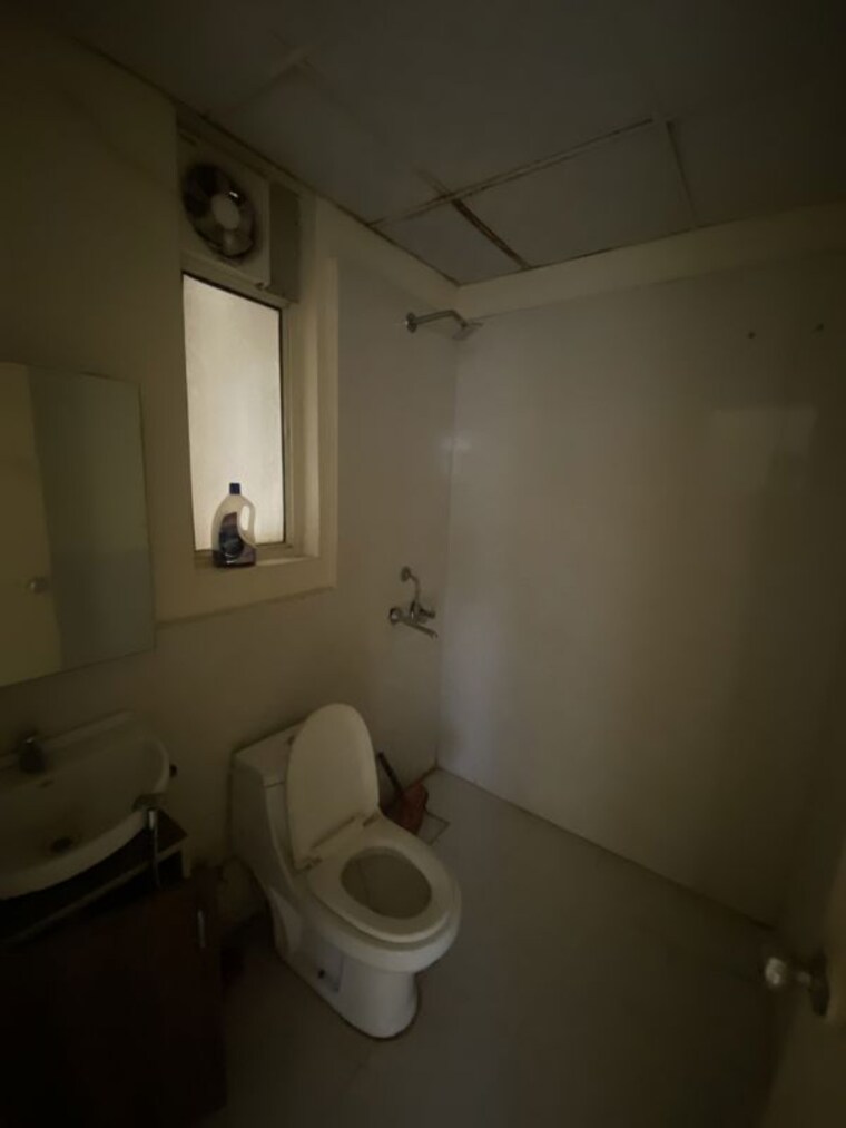 Bathroom, pyramid-urban-homes 2 Bedroom 800 Sq.Ft. Apartment In Sector 70a Gurgaon 10764136