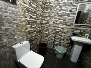 Attached Bathroom in 3 BHK Builder Floor at Sector 40 – for Rent