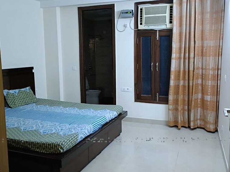 Bedroom, sector 57 3 Bedroom 120 Sq.Yd. Builder Floor In Sector 57 Gurgaon 10764153