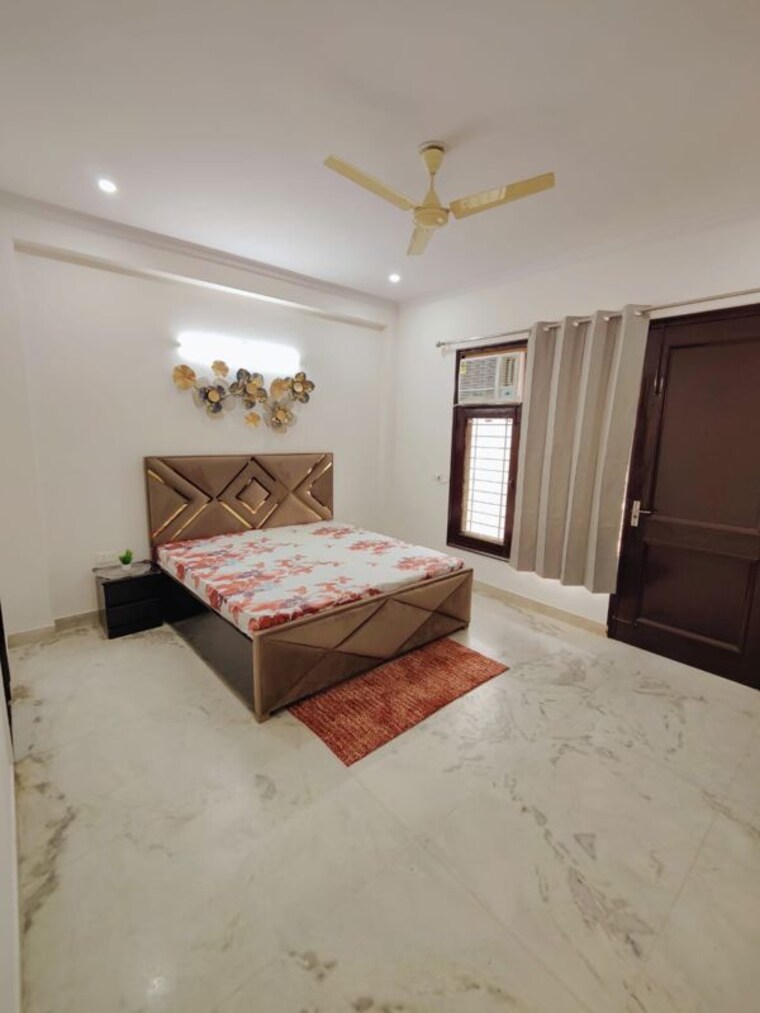 Bedroom, sector 46 3 Bedroom 120 Sq.Yd. Builder Floor In Sector 46 Gurgaon 10764169