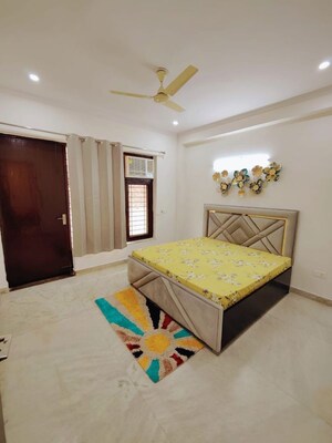 Bedroom in 3 BHK Builder Floor at Sector 46 – for Rent