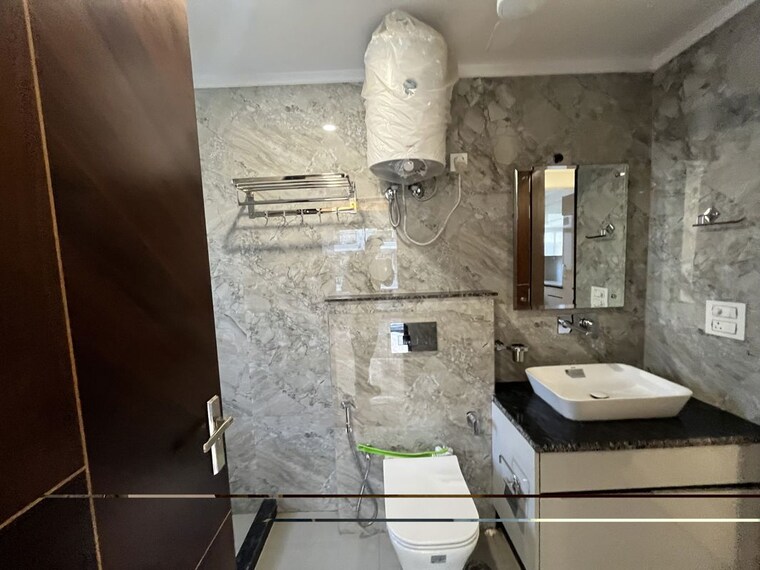 Bathroom, sector 52 3 Bedroom 120 Sq.Yd. Builder Floor In Sector 52 Gurgaon 10764177
