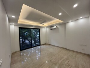 3 BHK Builder Floor For Rent in Sector 52