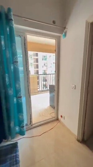 Room in 2 BHK Apartment at Gaur City 2 - 14th Avenue, Sector 16c Greater Noida – for Rent