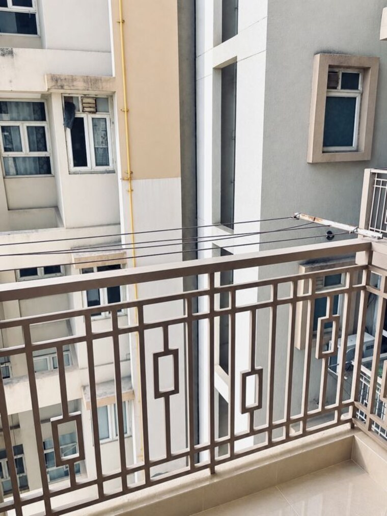 Balcony, shree-vardhman-mantra 2 Bedroom 800 Sq.Ft. Apartment In Sector 67 Gurgaon 10764197