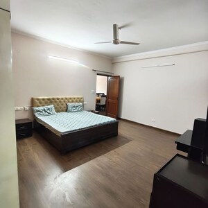 Bedroom in 3 BHK Builder Floor at Sector 52 – for Rent
