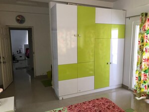 Room in 3 BHK Apartment at Green Space Signature, Manikonda – for Rent