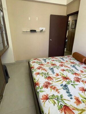 Bedroom in 2.5 BHK Apartment at Vijay Enclave, Waghbil – for Rent