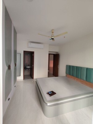 Room in 3 BHK Apartment at Prestige Beverly Hills, Kokapet – for Rent