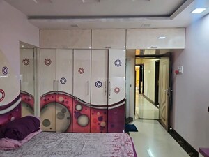 Room in 3 BHK Apartment at Krishna Nagar – for Sale