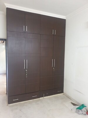 Room in 3 BHK Apartment at Kalkaji – for Rent