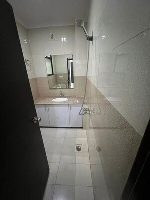 Bathroom in 6+ BHK Independent House at Sector 43 – for Sale