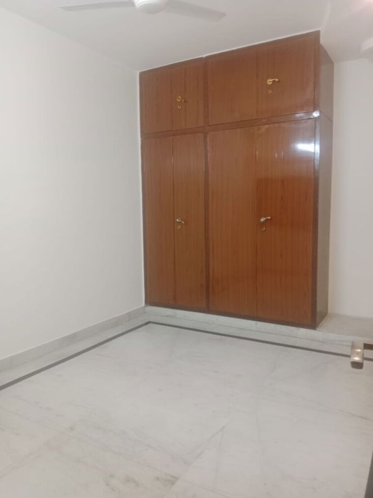 Room, east of kailash 3 Bedroom 160 Sq.Yd. Builder Floor In East Of Kailash Delhi 10764285