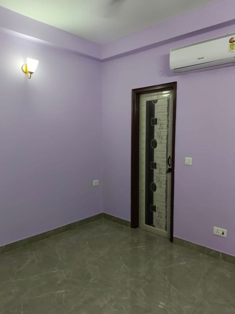 Room, chittaranjan park 3 Bedroom 125 Sq.Yd. Builder Floor In Chittaranjan Park Delhi 10764295