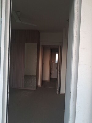 Furnished Amenities in 3.5 BHK Apartment at DLF Express Greens, Manesar Sector 1a – for Rent