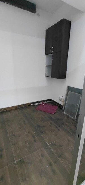 Furnished Amenities in  Shop at Ansal Sushant Shopping Arcade, Sector 27 – for Sale