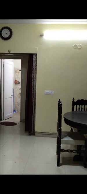 Building Lobby in 2.5 BHK Apartment at Arun Vihar, Sector 29 – for Sale