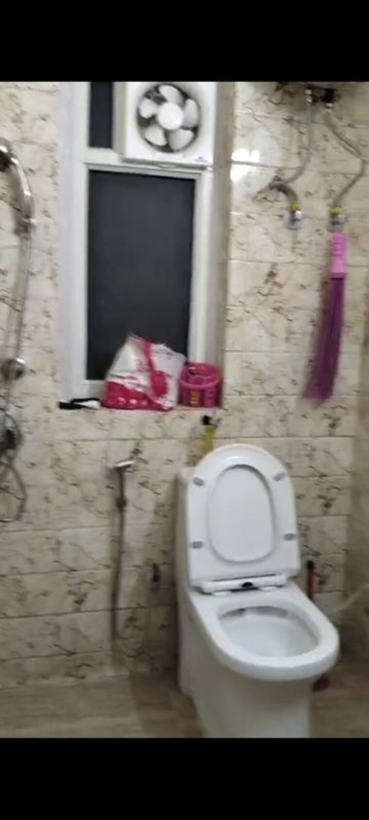 Bathroom, arun-vihar 2.5 Bedroom 1100 Sq.Ft. Apartment In Sector 29 Noida 10764336