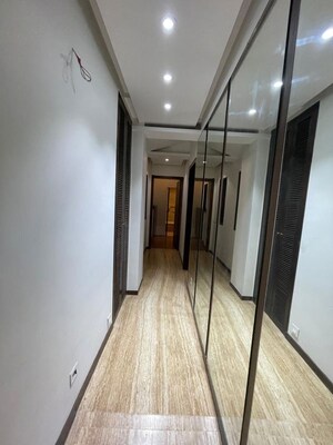 Building Lobby in 1.5 BHK Apartment at Lokhandwala Complex – for Rent