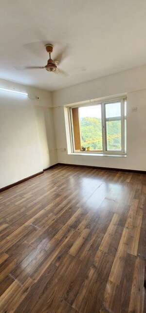 Room in 2 BHK Apartment at Shrishti Synchronicity, Chandivali – for Rent