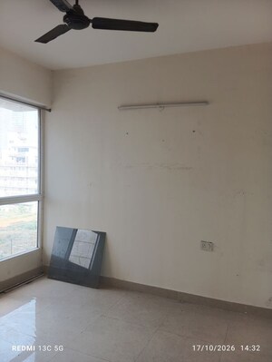 Room in 2 BHK Apartment at Signature Global Prime, Sector 63a – for Rent