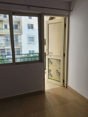 Room in 2.5 BHK Apartment at Gardenia Gateway, Sector 75 – for Rent