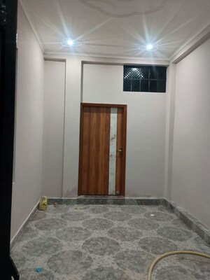 Room in 2 BHK Independent House at Mahmoorganj – for Rent