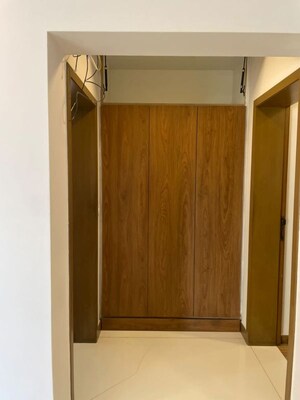 Room in 3 BHK Apartment at Andheri CHS, Andheri West – for Rent