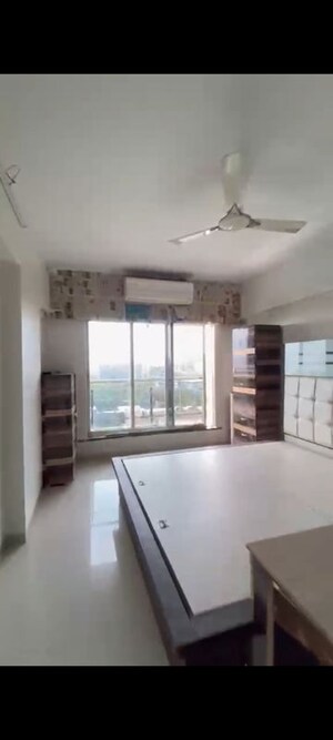 Room in 3 BHK Apartment at Andheri CHS, Andheri West – for Rent