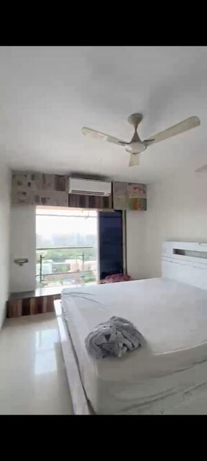 Room in 3 BHK Apartment at Andheri CHS, Andheri West – for Rent