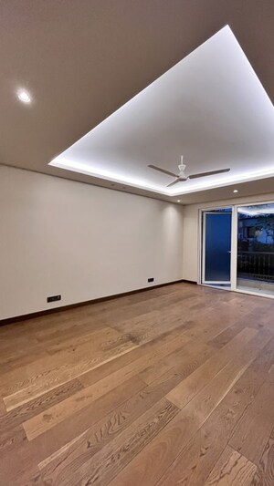 Room in 4 BHK Builder Floor at Greater Kailash I – for Rent