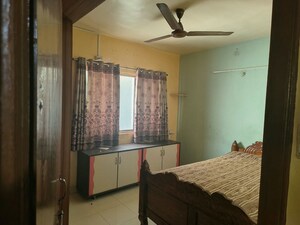 Bedroom in 2 BHK Apartment at Tingre Nagar – for Rent